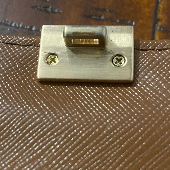 DKNY Green Leather Wallet - Picture 7 of 9